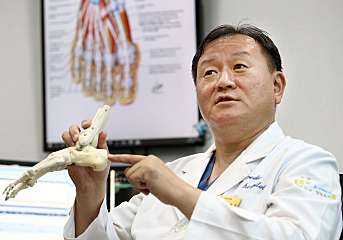 Hyun-chul Kim(Orthopedics) 대표사진