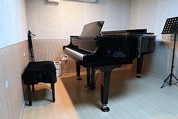 7번방 - 야마하 그랜드 피아노 (C5X) 대표사진