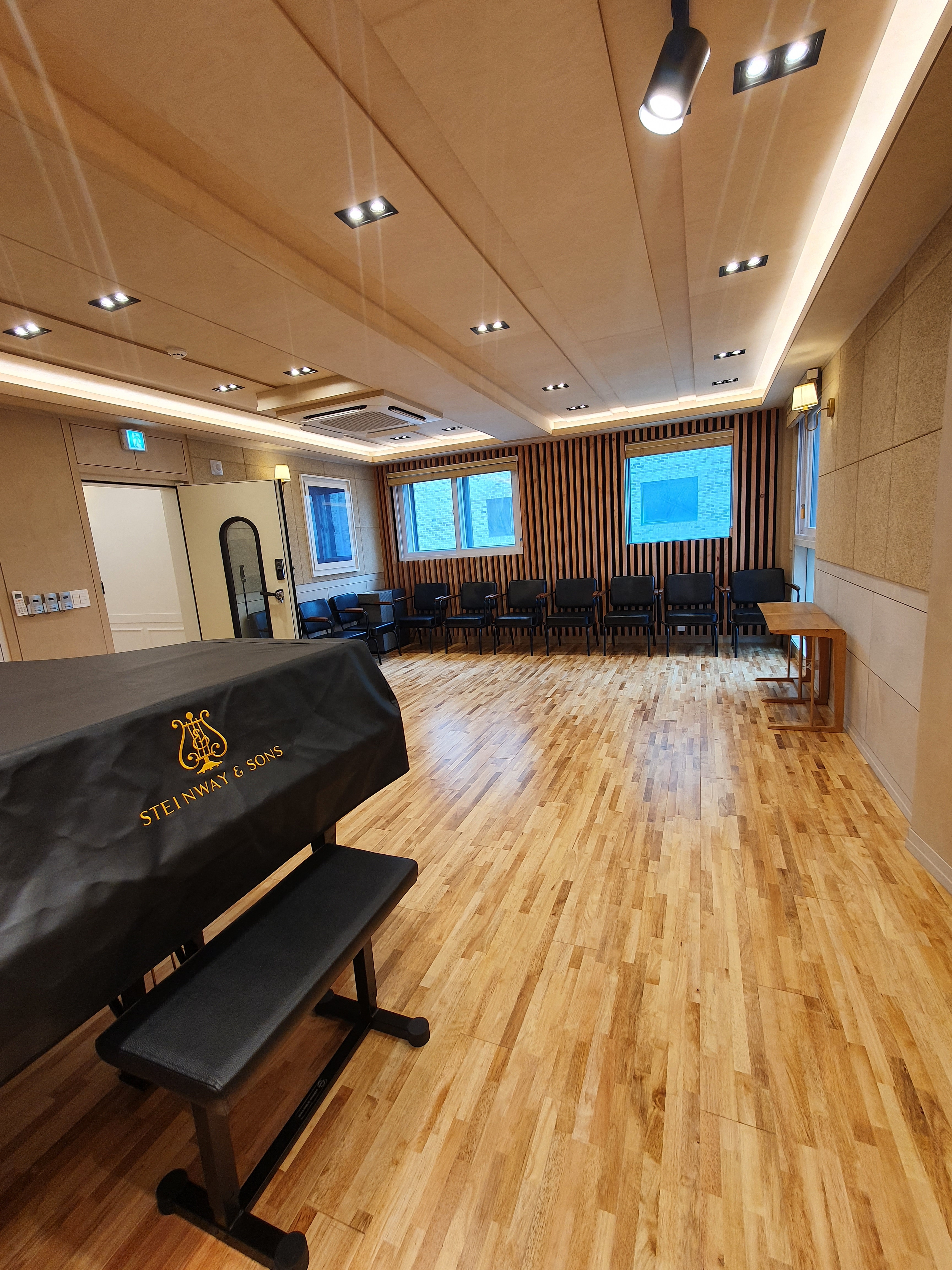 1번째 스튜디오 사진