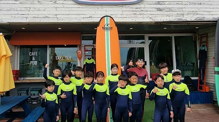 유소년 서핑강습 (7세~초등학생) 대표사진