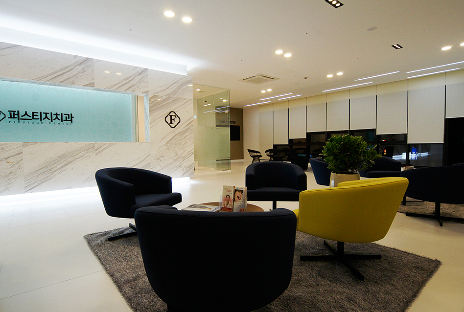 퍼스티지치과의원 대표 이미지