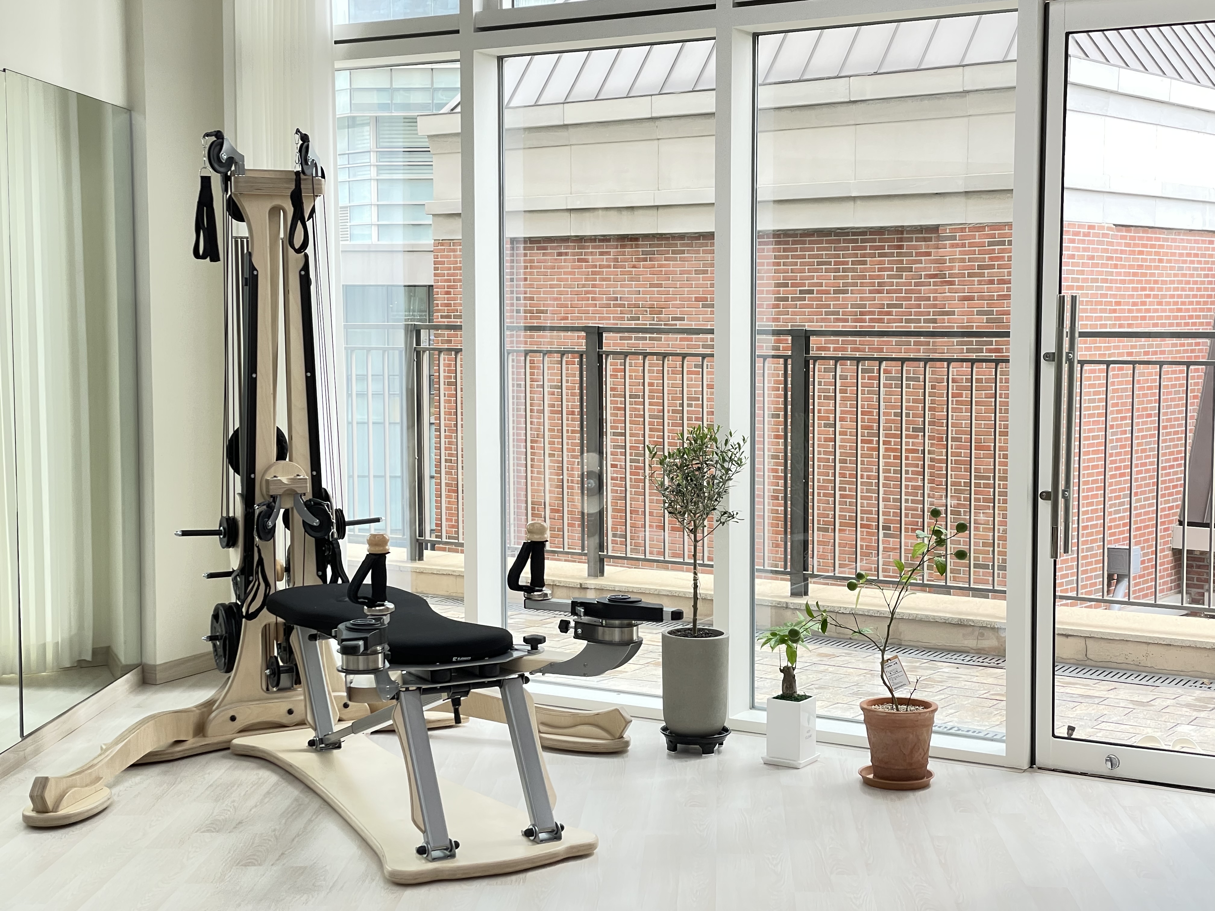 온 필라테스 앤 자이로토닉 대표 이미지