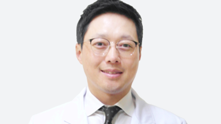 관절센터(정형외과) 윤지욱 과장 대표사진