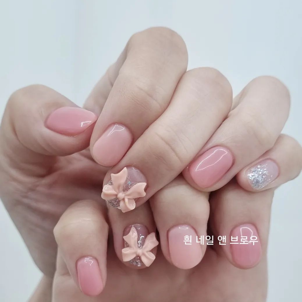 흰네일앤브로우 광명점