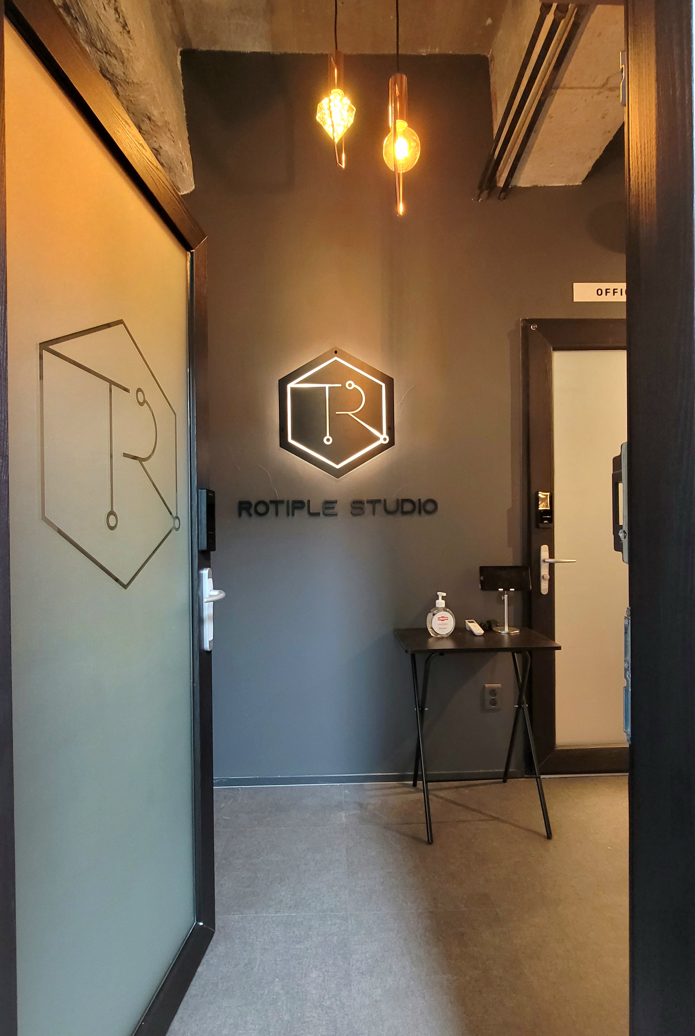 1번째 스튜디오 사진