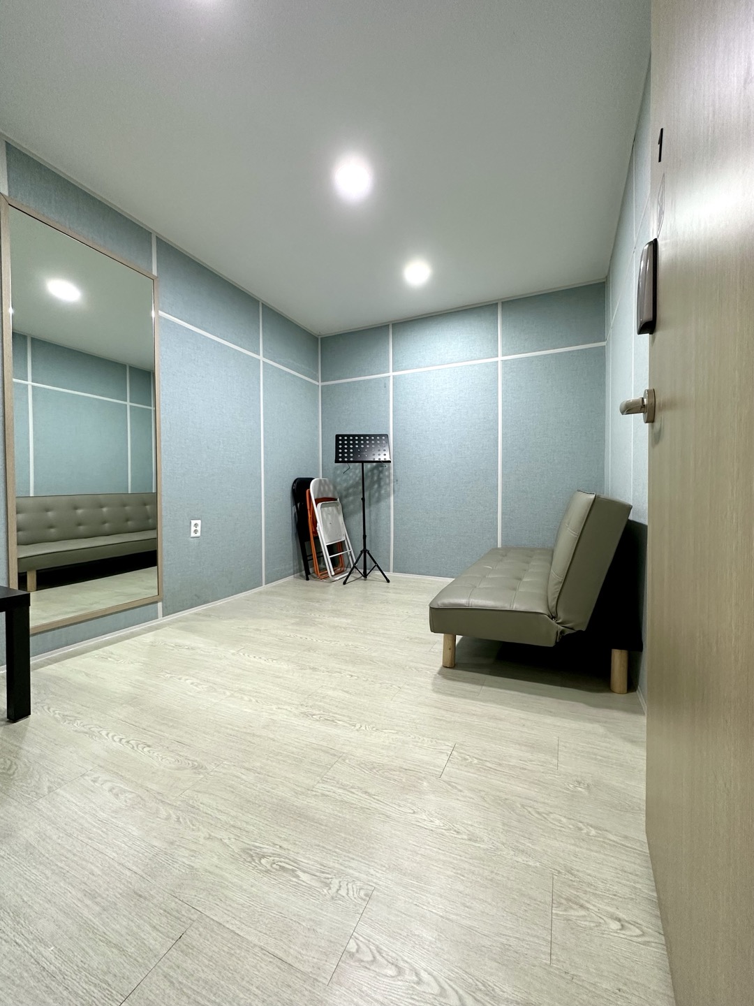 4번째 스튜디오 사진