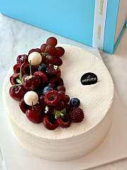 계절 과일 생크림 케이크 대표사진