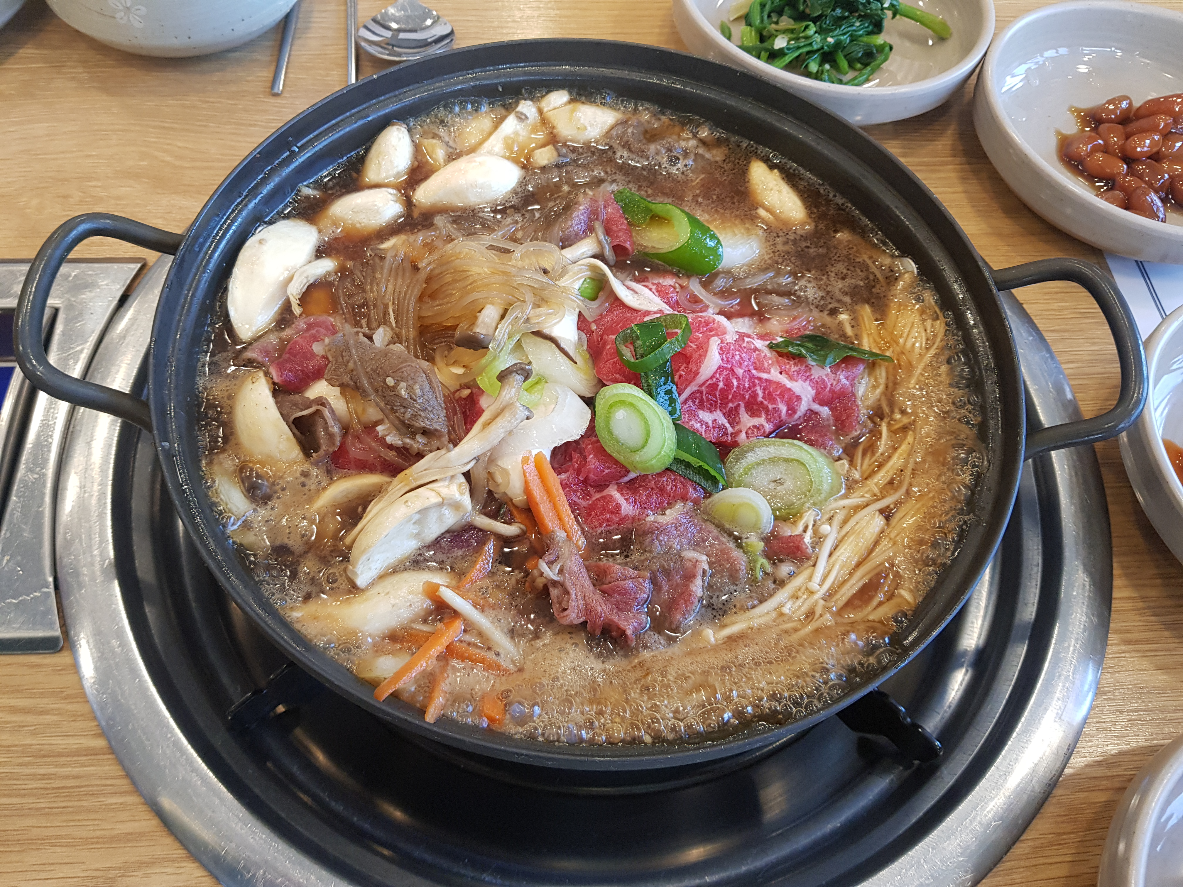 싱싱웰버섯샤브칼국수