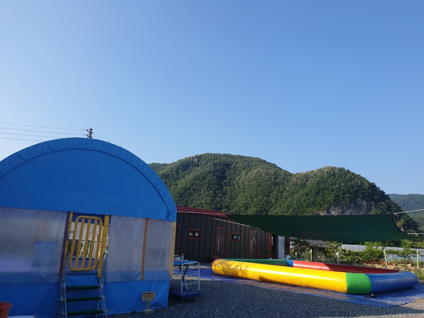솔밭사이로 캠핑&펜션