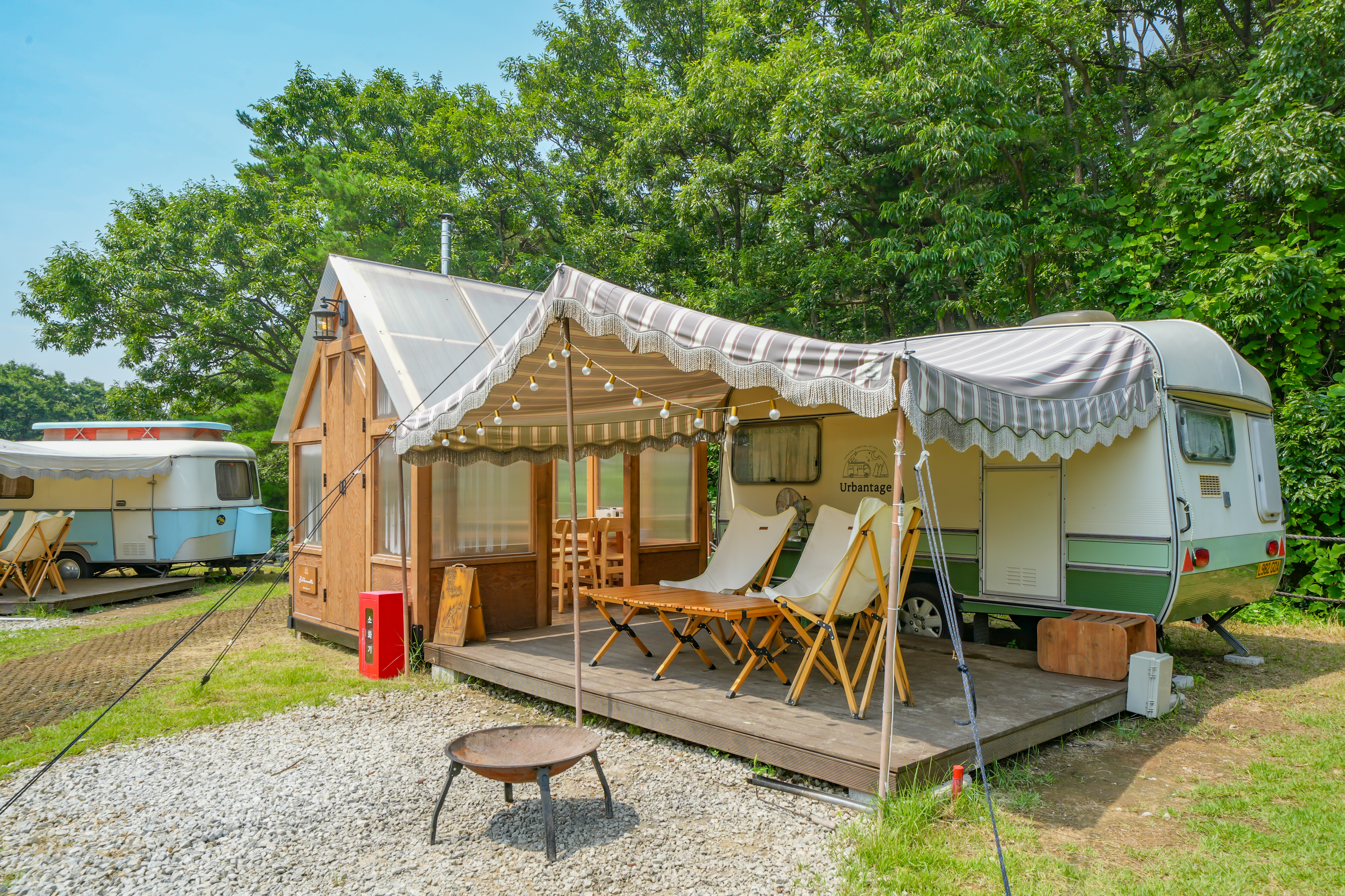 어반티지 글램핑 카라반 펜션