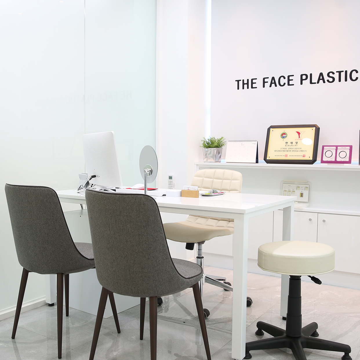 더페이스성형외과 대표 이미지