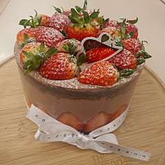 딸기 초코생크림케이크 대표사진