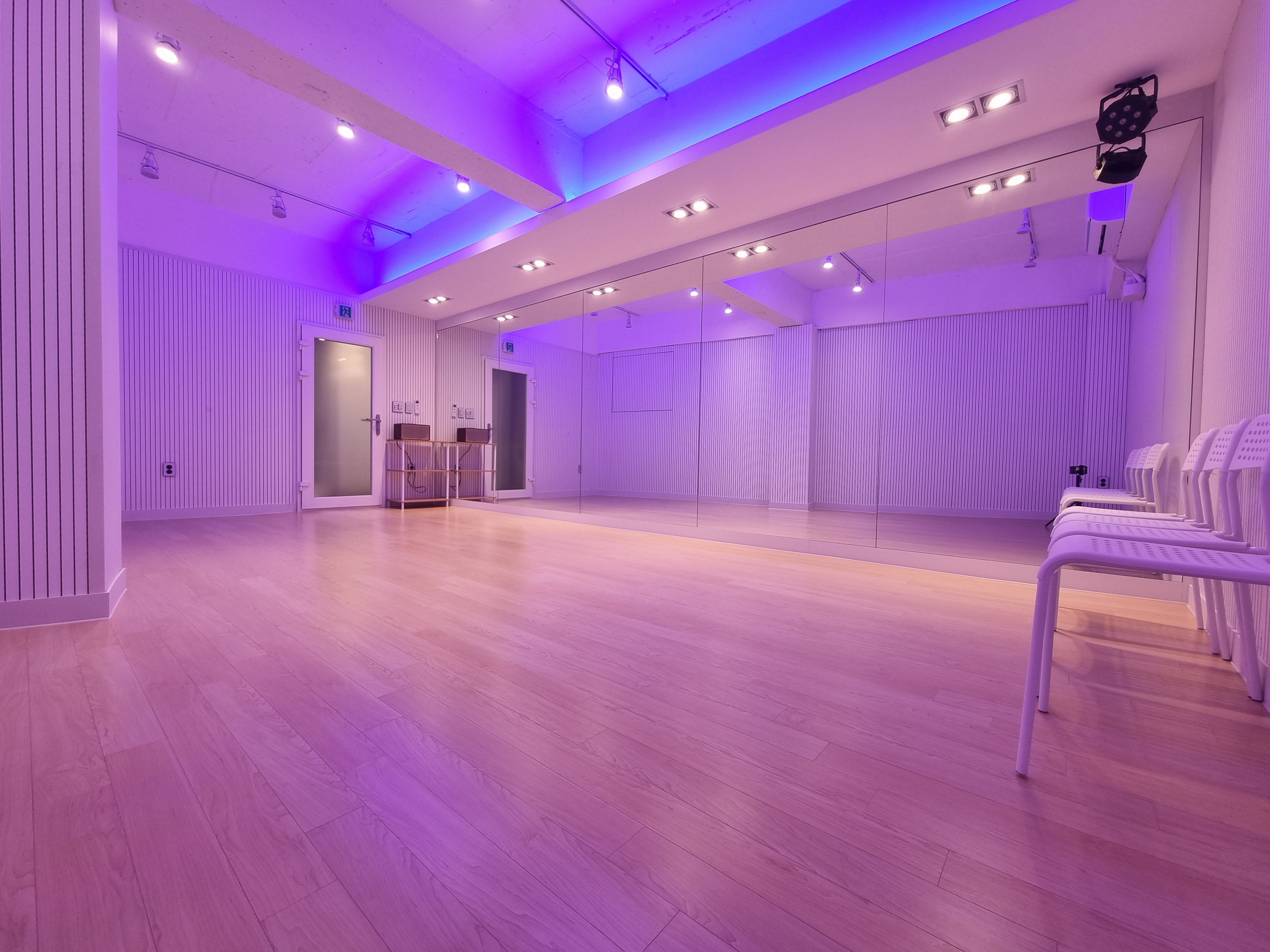 1번째 스튜디오 사진