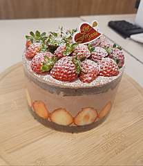 [가성비대박] 미니 딸기왕창 초코생크림 케이크 대표사진