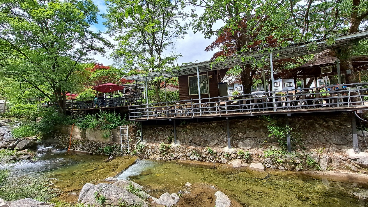 율림동산 셀프바베큐장