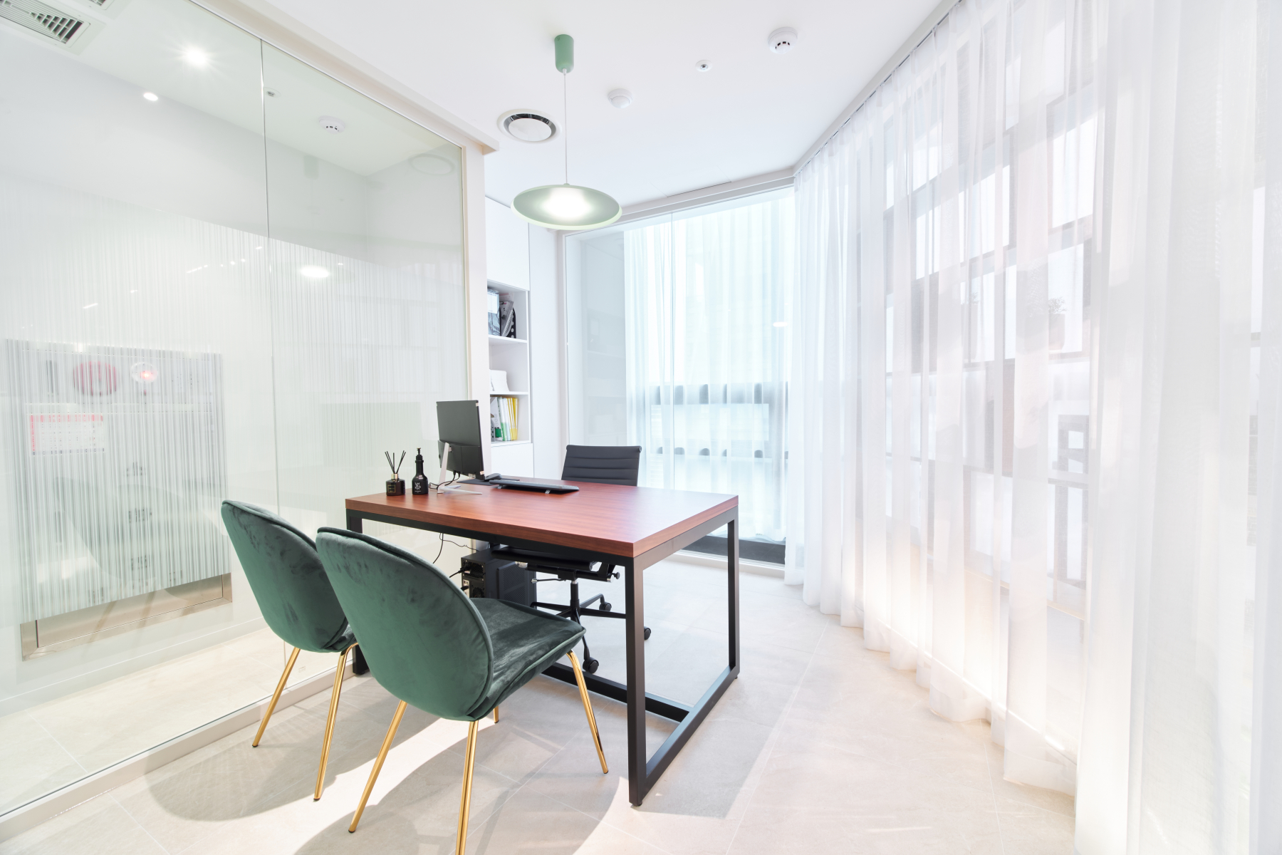 오아로피부과의원 신사점 대표 이미지