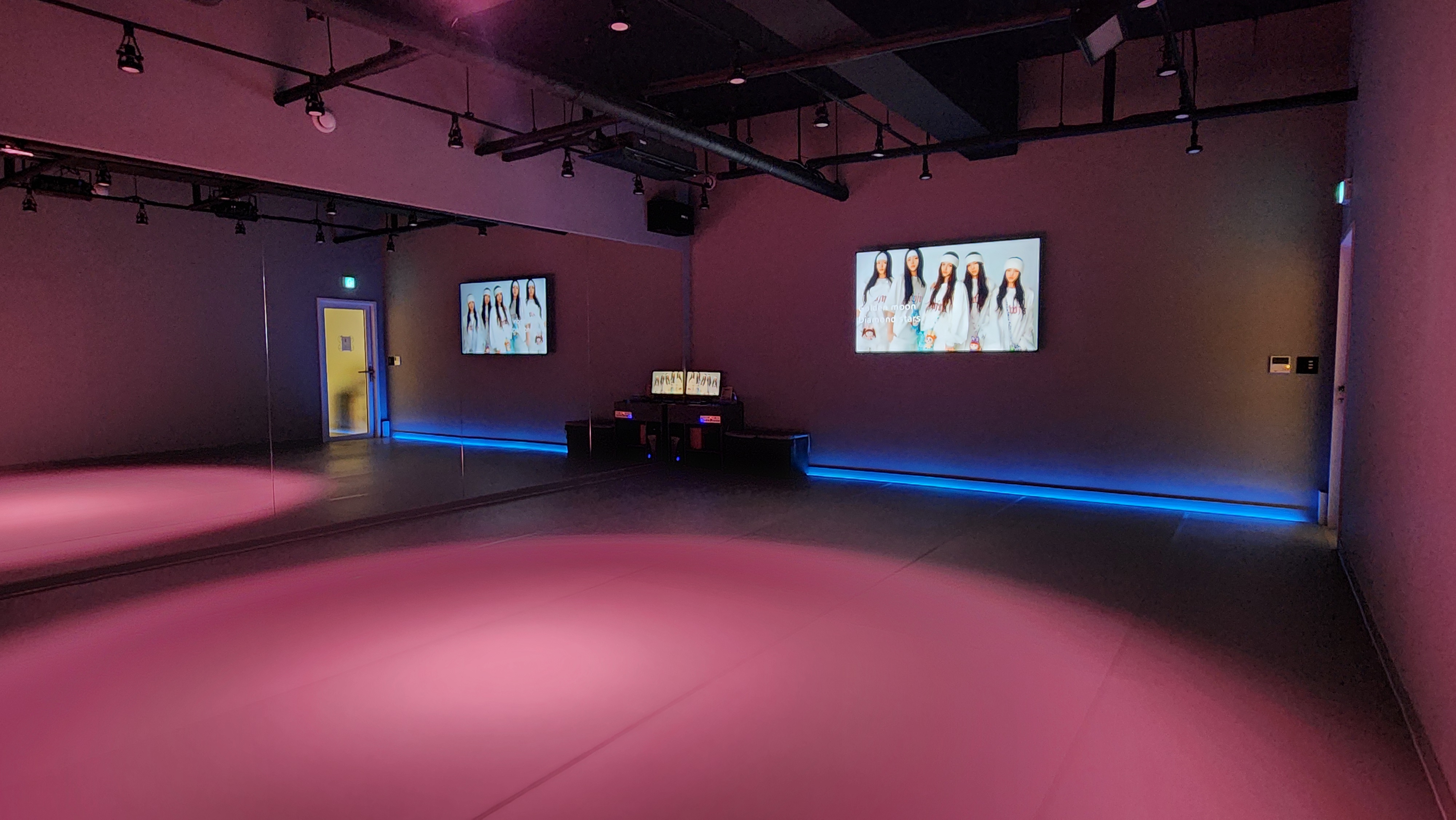 1번째 스튜디오 사진