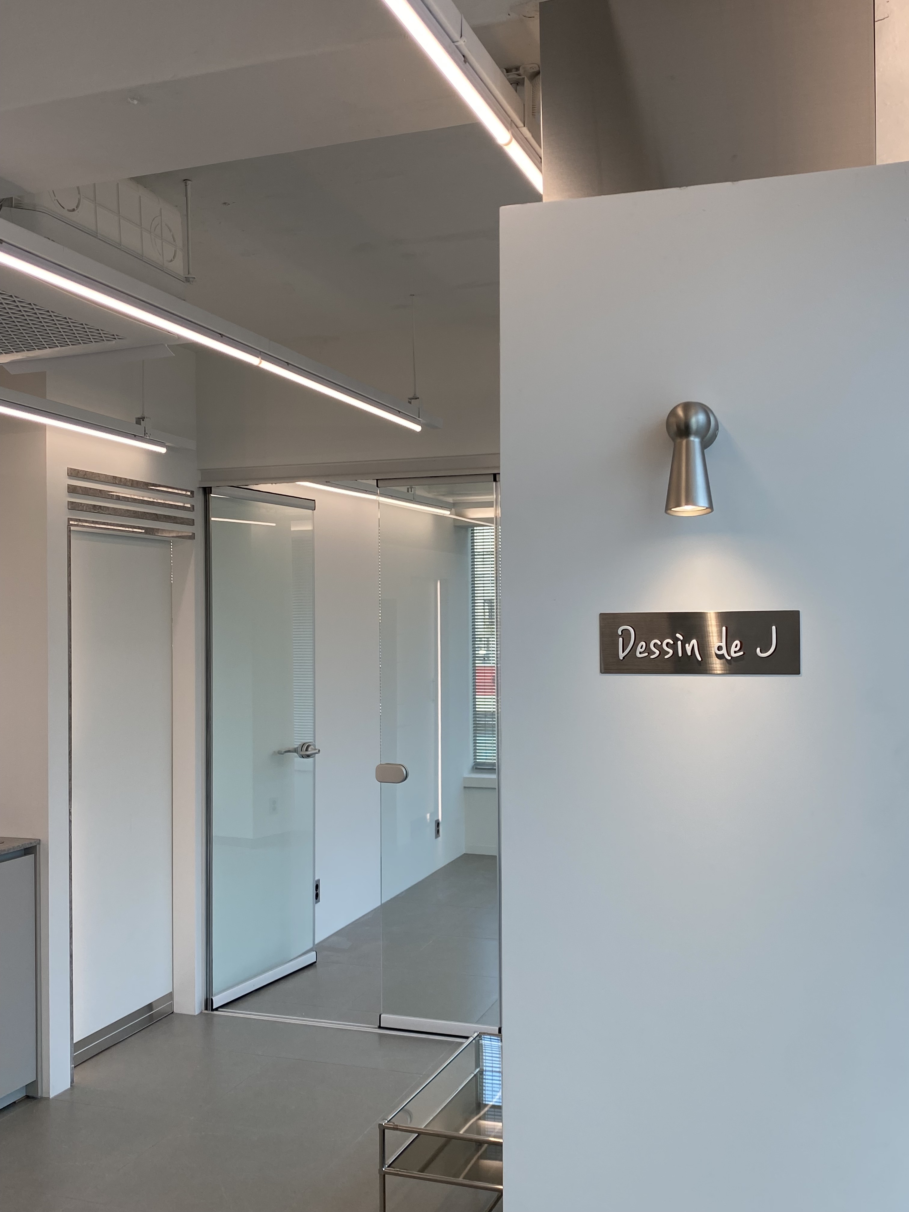 데생드제이 신촌본점 대표 이미지