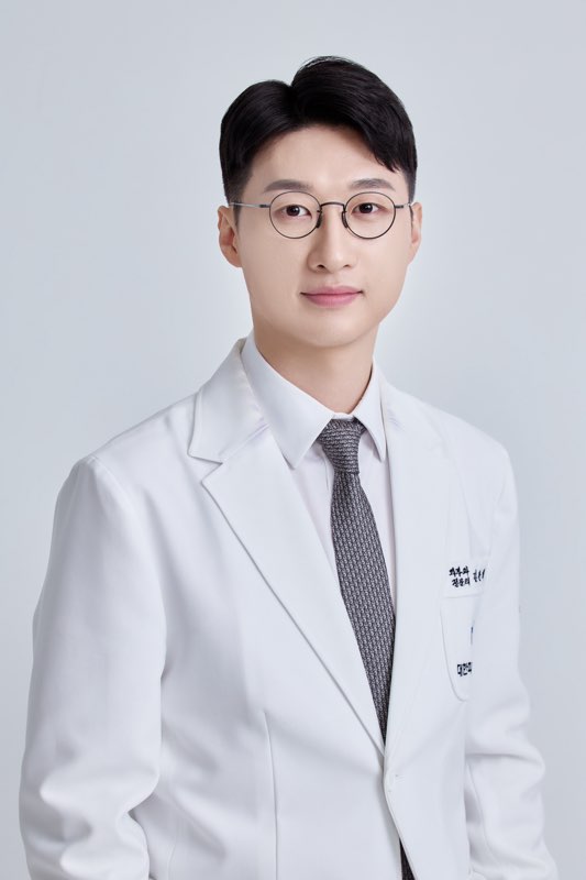 더퍼스트피부과의원 대연 대표 이미지