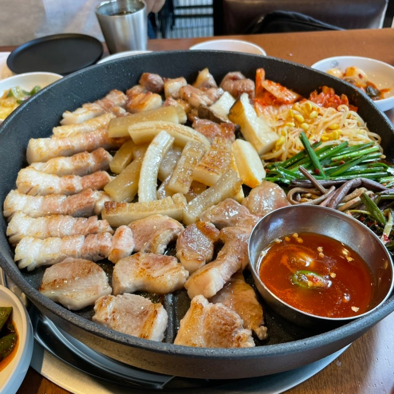꽃돼지식당 목포평화광장점
