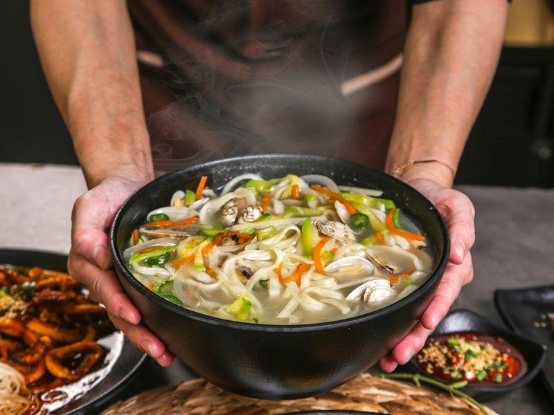 통큰생바지락손칼국수&칡냉면