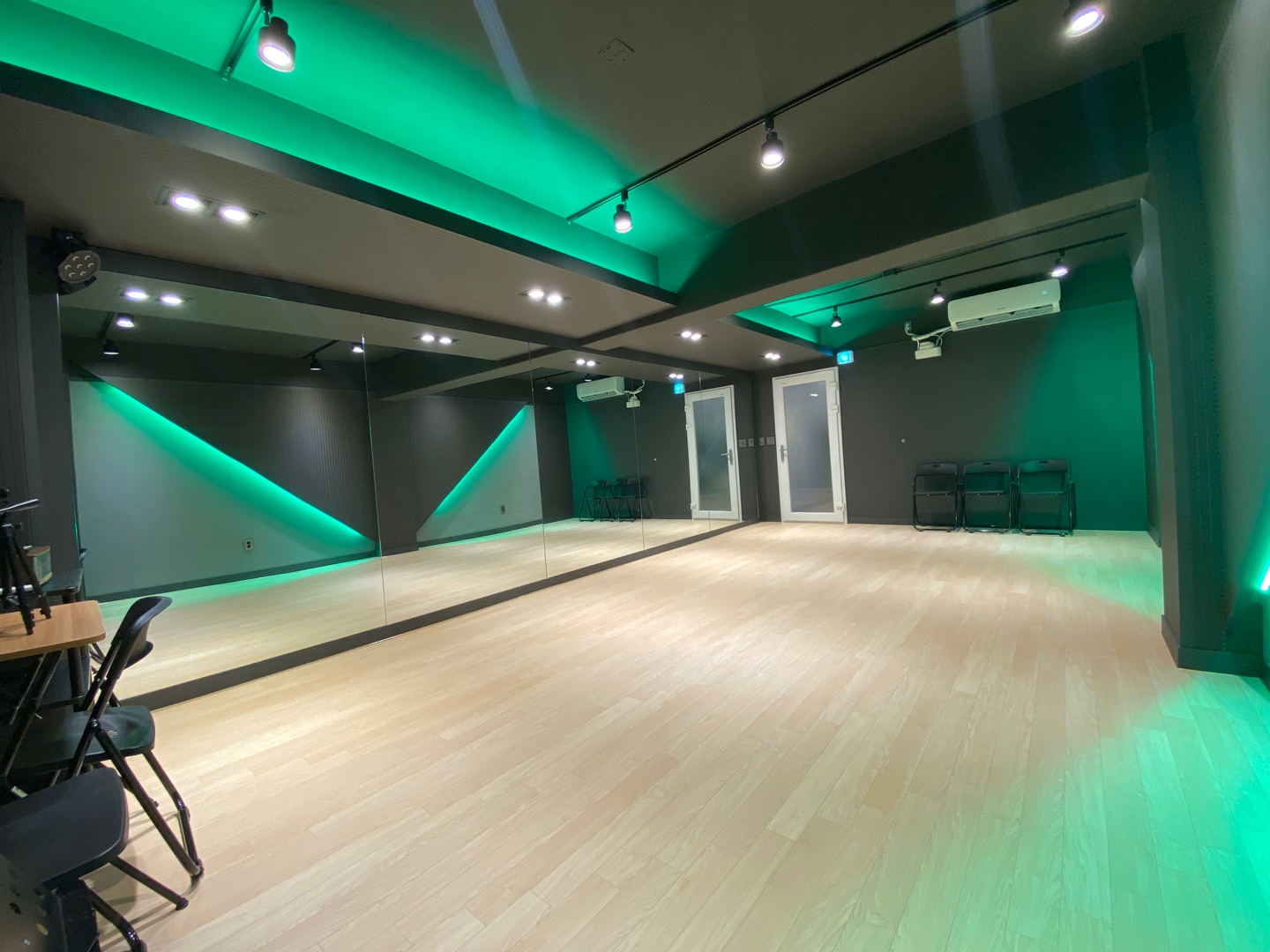 1번째 스튜디오 사진