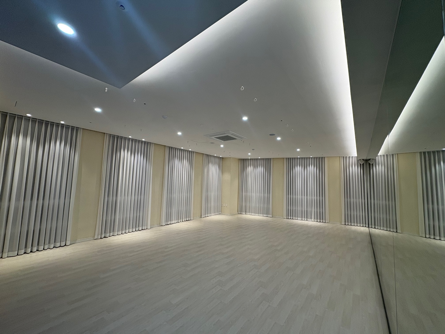 로움요가 평택고덕에듀타운점 대표 이미지