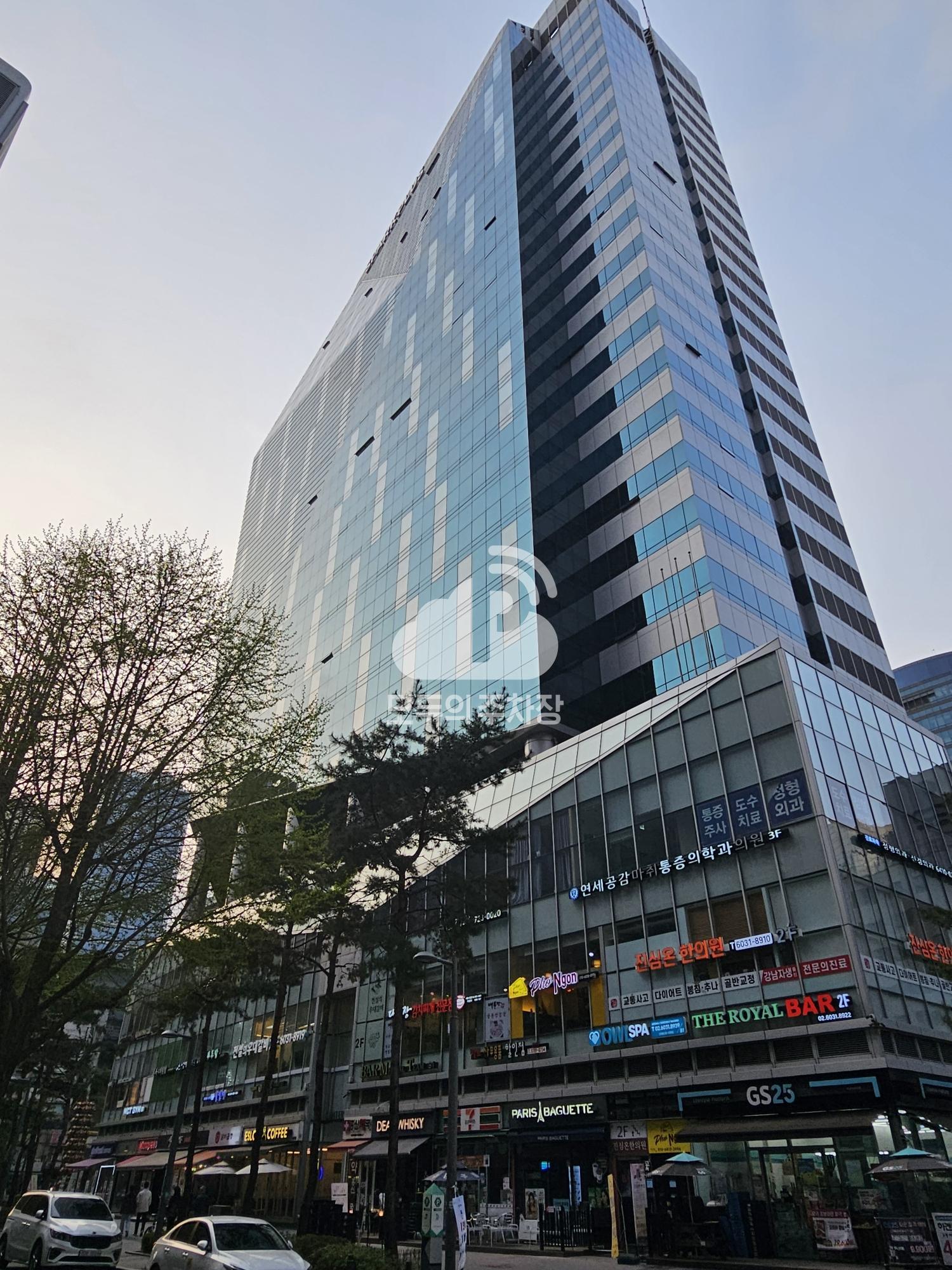 센터플레이스 주차장