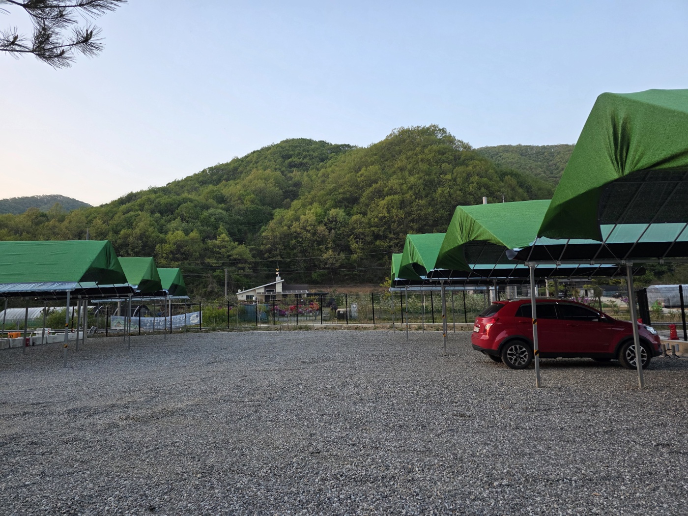 산과 벗 캠핑장