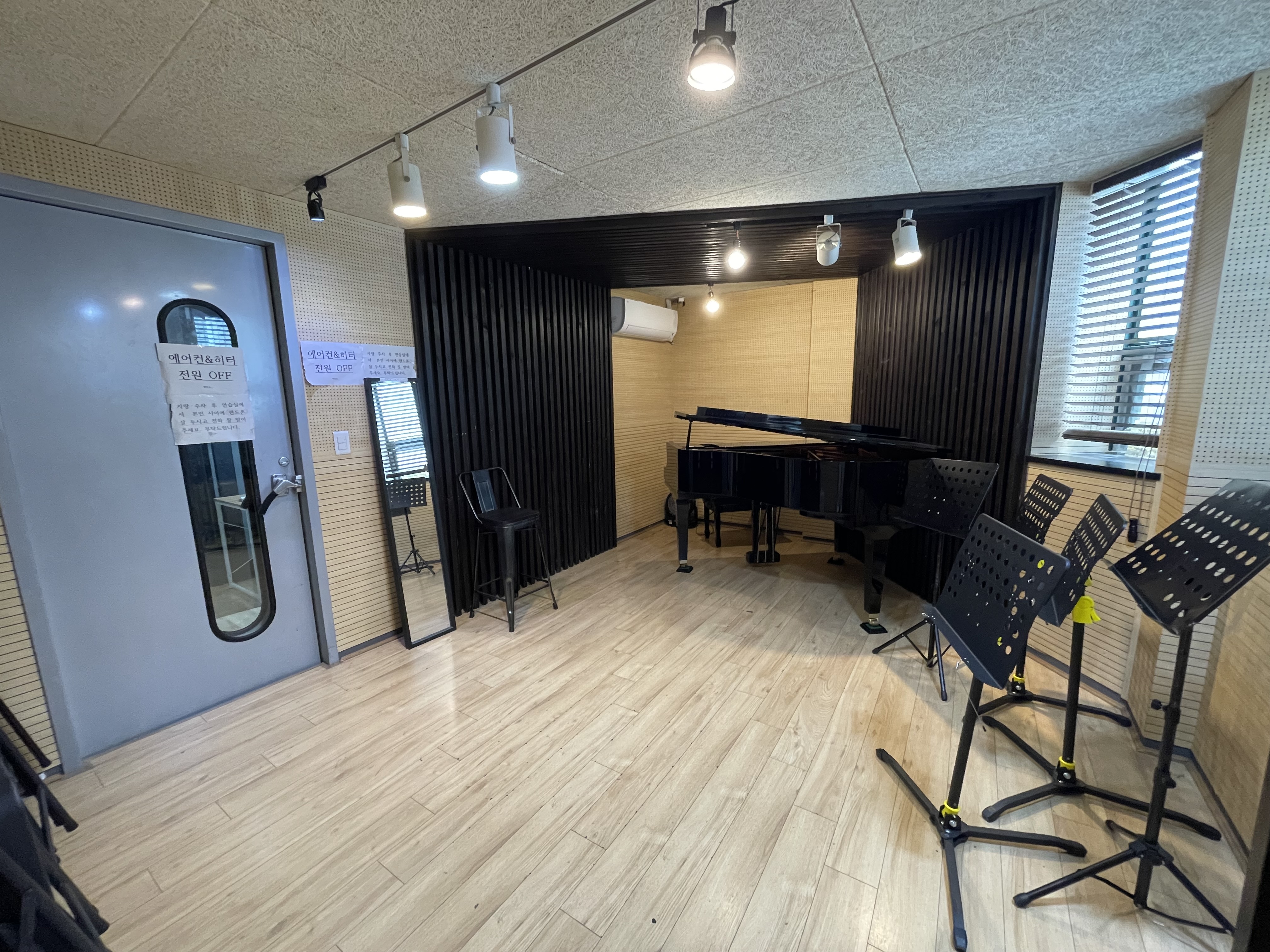 1번째 스튜디오 사진