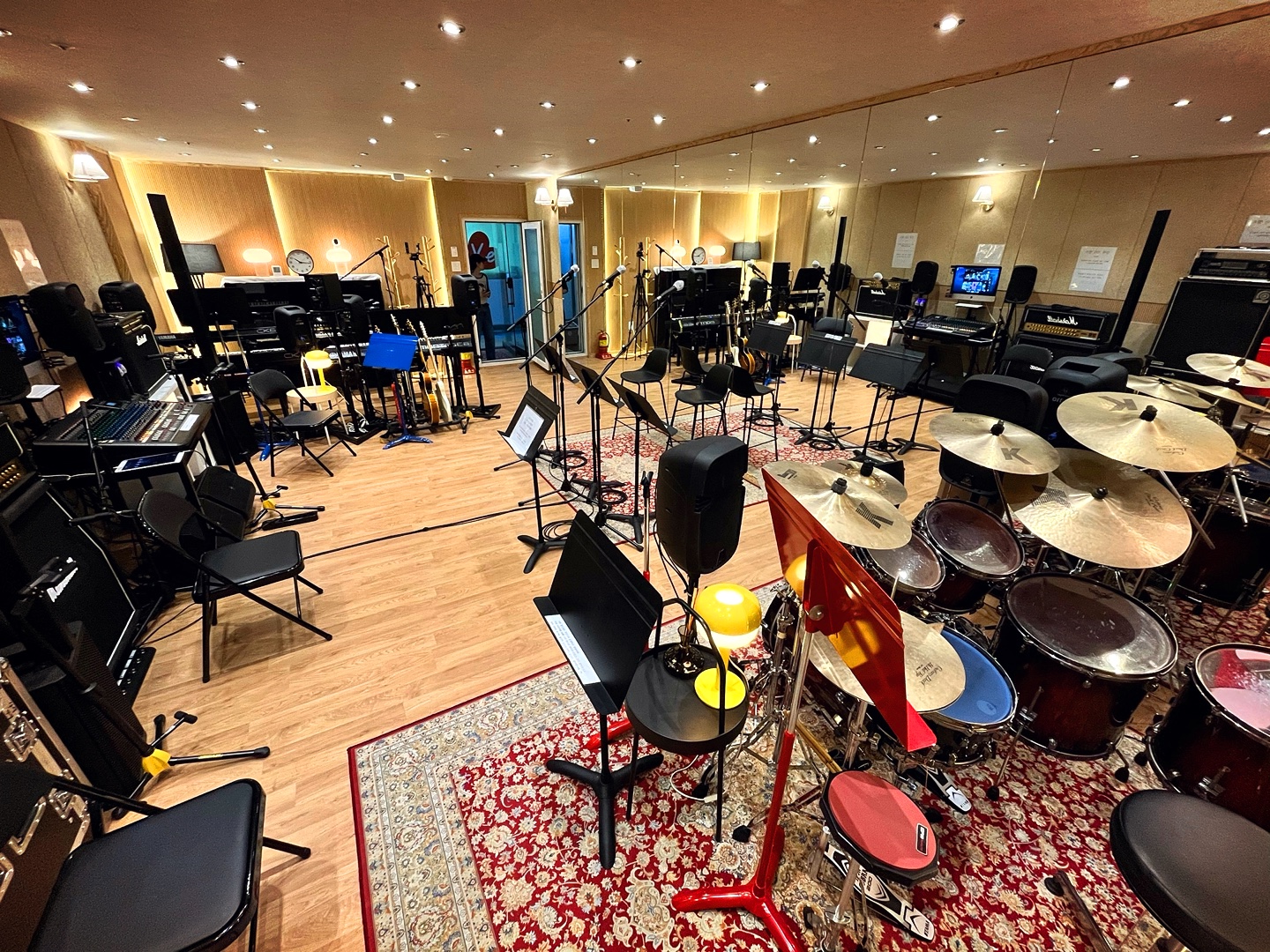 2번째 스튜디오 사진