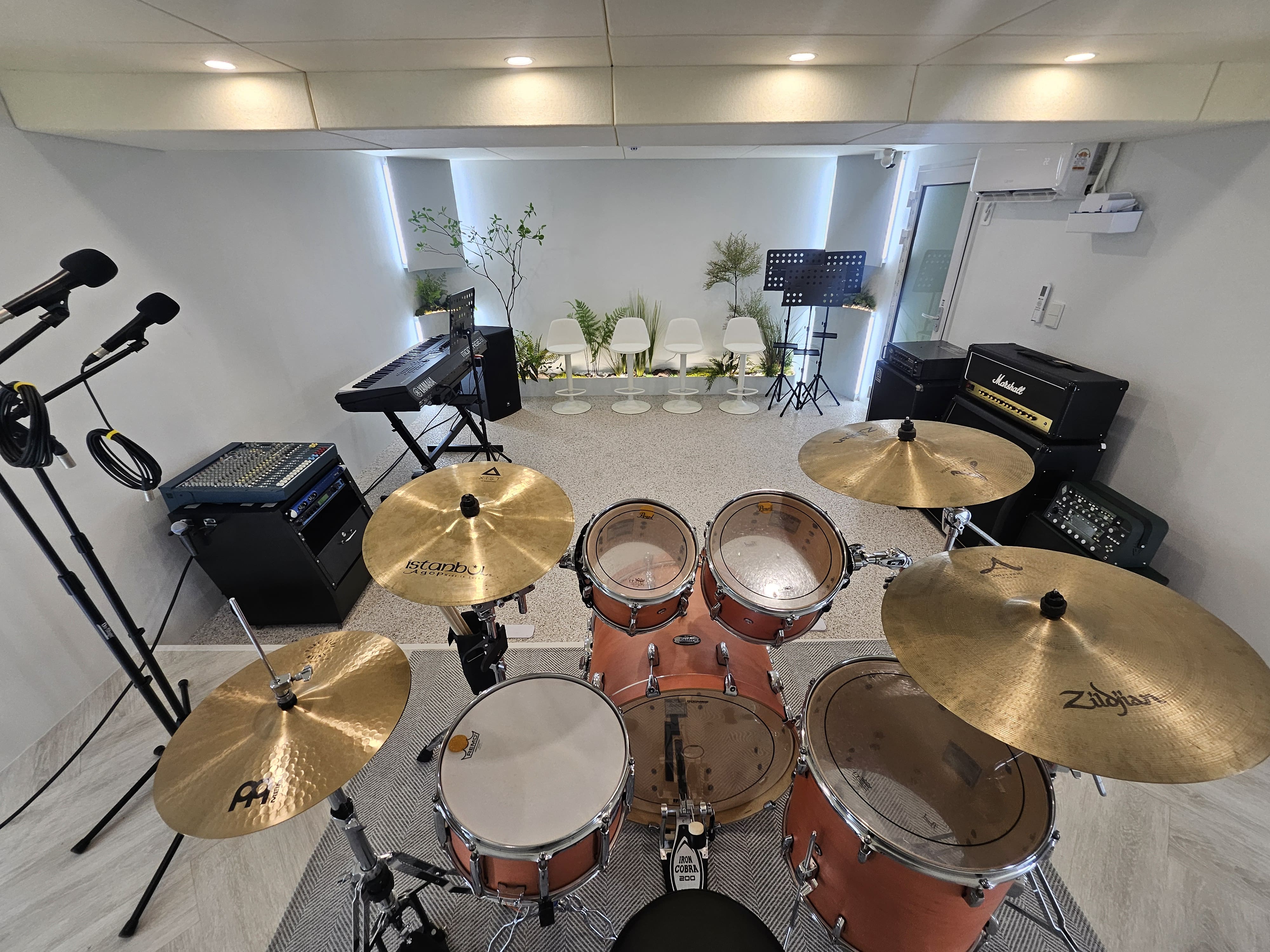 1번째 스튜디오 사진